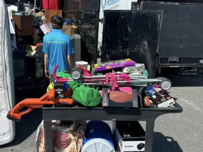 Neon Junk Removal